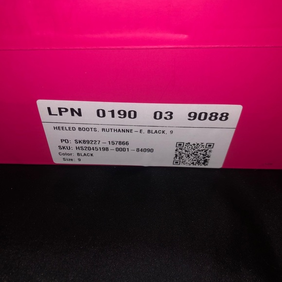 🖤Black Gold Detail Wide Calf Boots🖤 - Picture 7 of 7